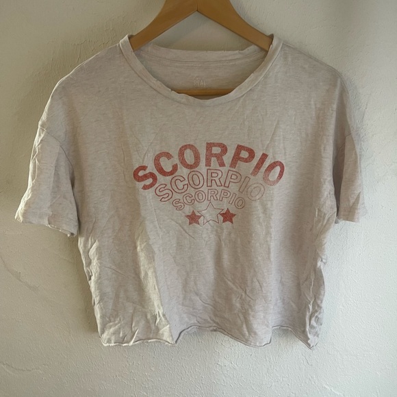 Aerie oversized distressed Scorpio crop top - Picture 1 of 4